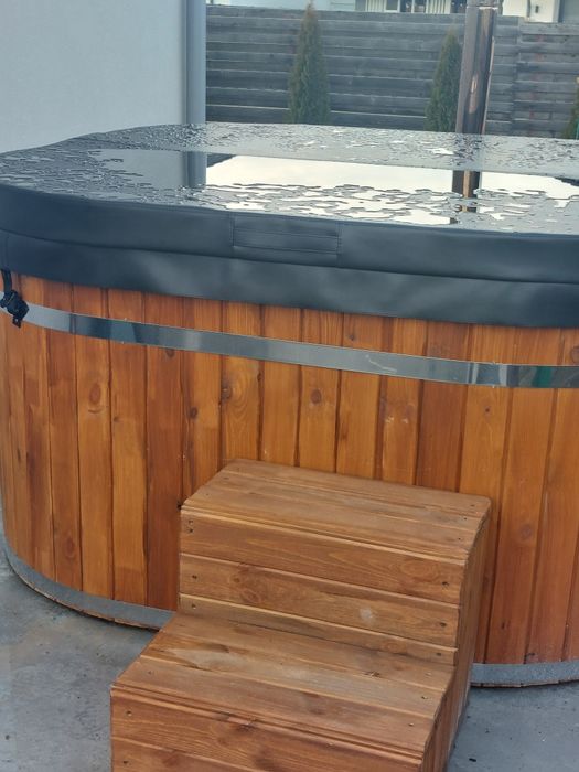 Ciubăr jacuzi patrat sau rotund 10 pers