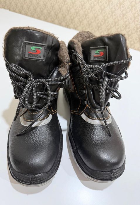 Продам кожаные зимние ботинки