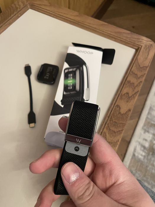 Whoop фитнес браслет