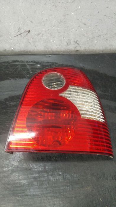 Stop tripla lampa dreapta vw polo 9n 6q6945096b 6q6945112a