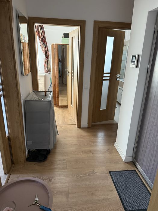 Inchiriez o camera intr-un apartament de 2 camere,zona Buna Ziua