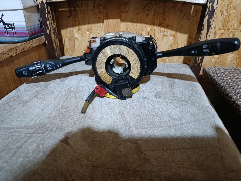 Продам переключатель поворотов и света.(Вартолет-гитара)