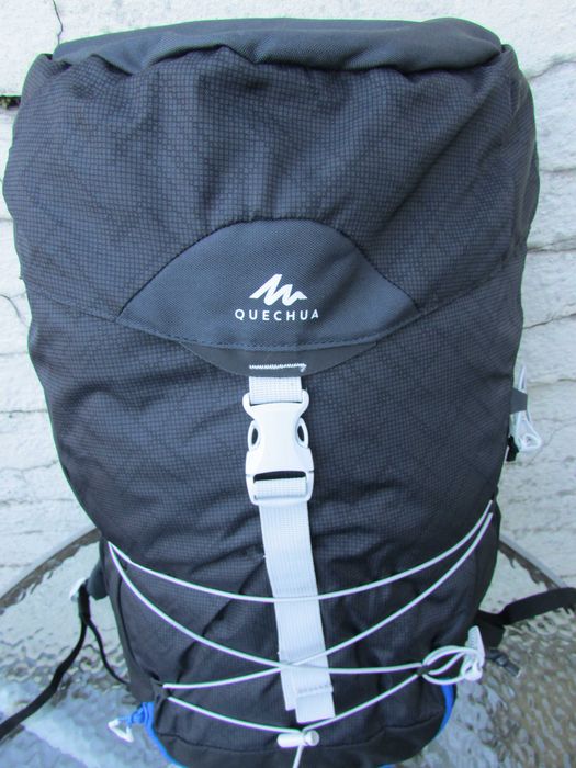 Туристическа раница  Quechua Decathlon 30L
