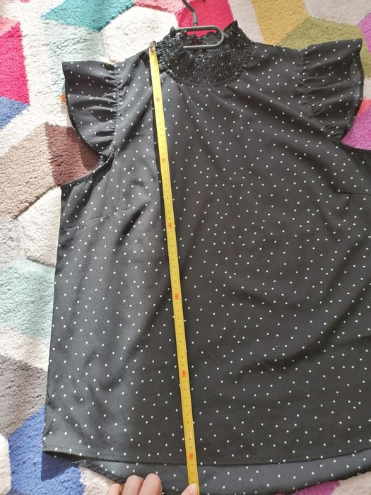 Bluzița eleganta mărimea M-L