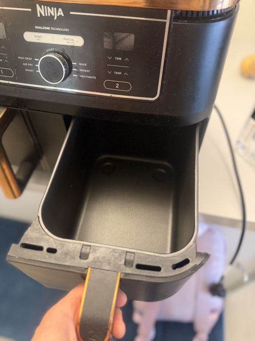 Vand Air Fryer Dual Ninja stare foarte buna