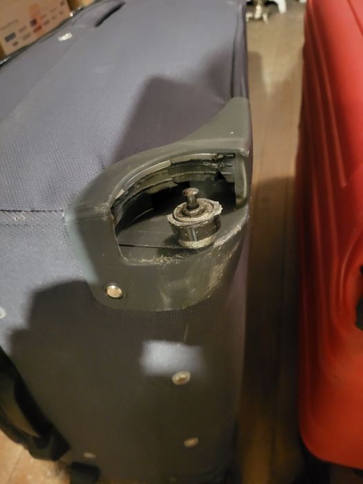 Продавам  куфари