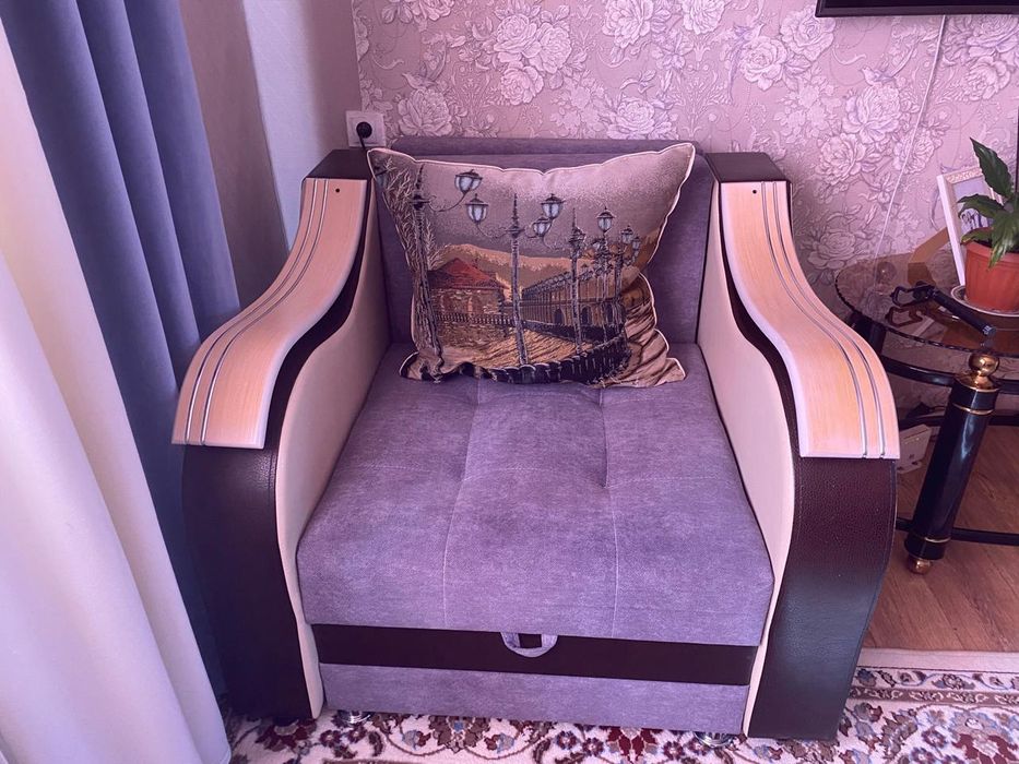 Диван и кресло для гостиной