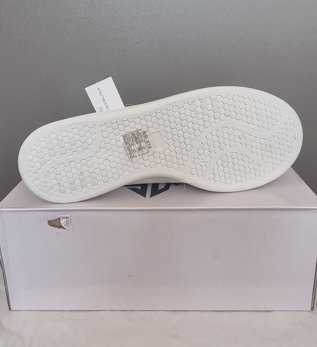 Пролетни дамски маратонки