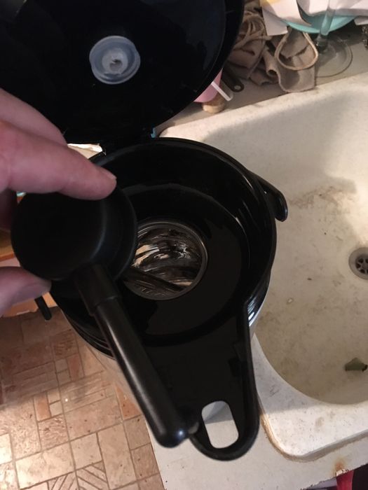 Термос с вградена помпа