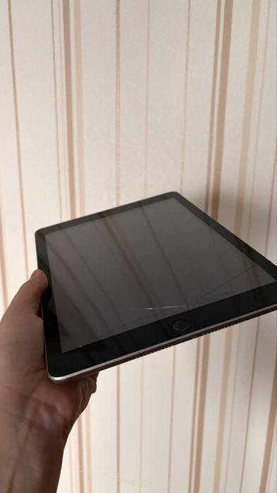 Apple ipad 2018 (нужна замена экрана)