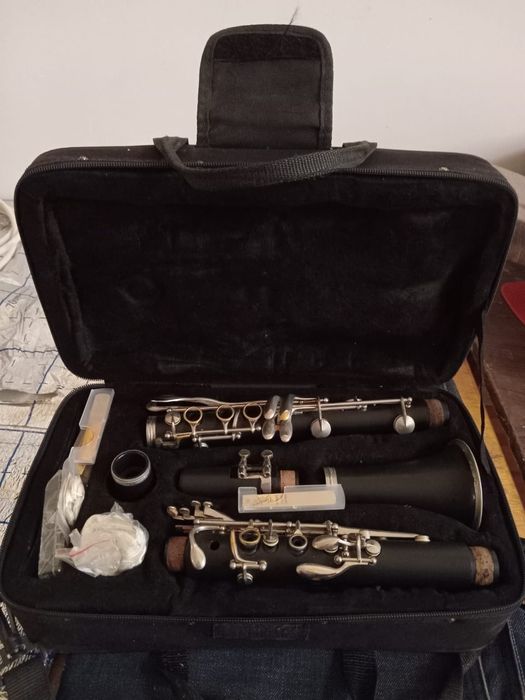 Продам кларнет  срочно