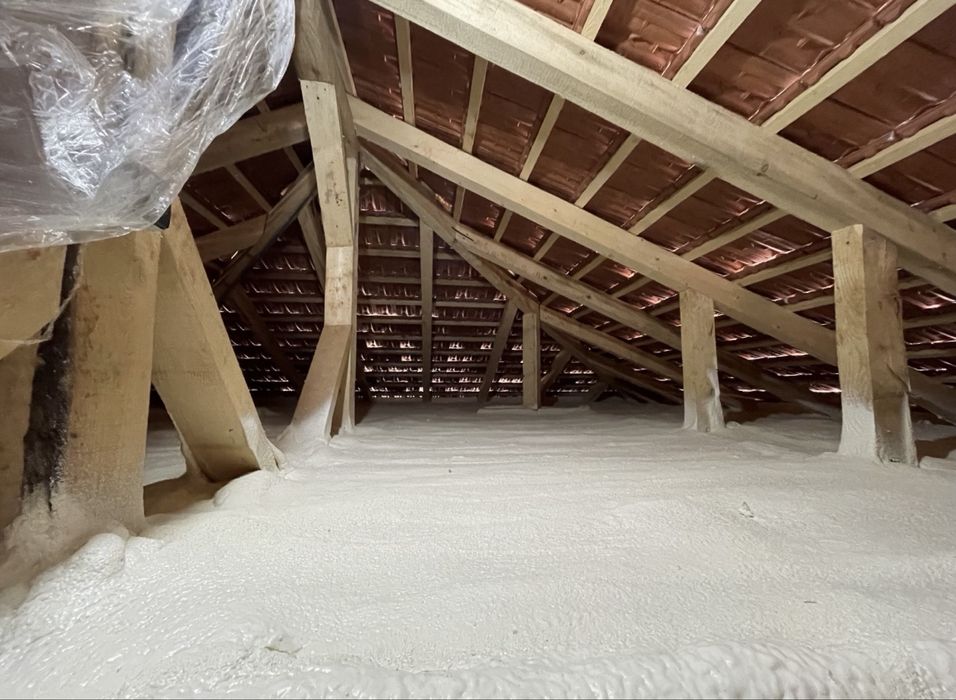 izolare cu spumă poliuretanică.