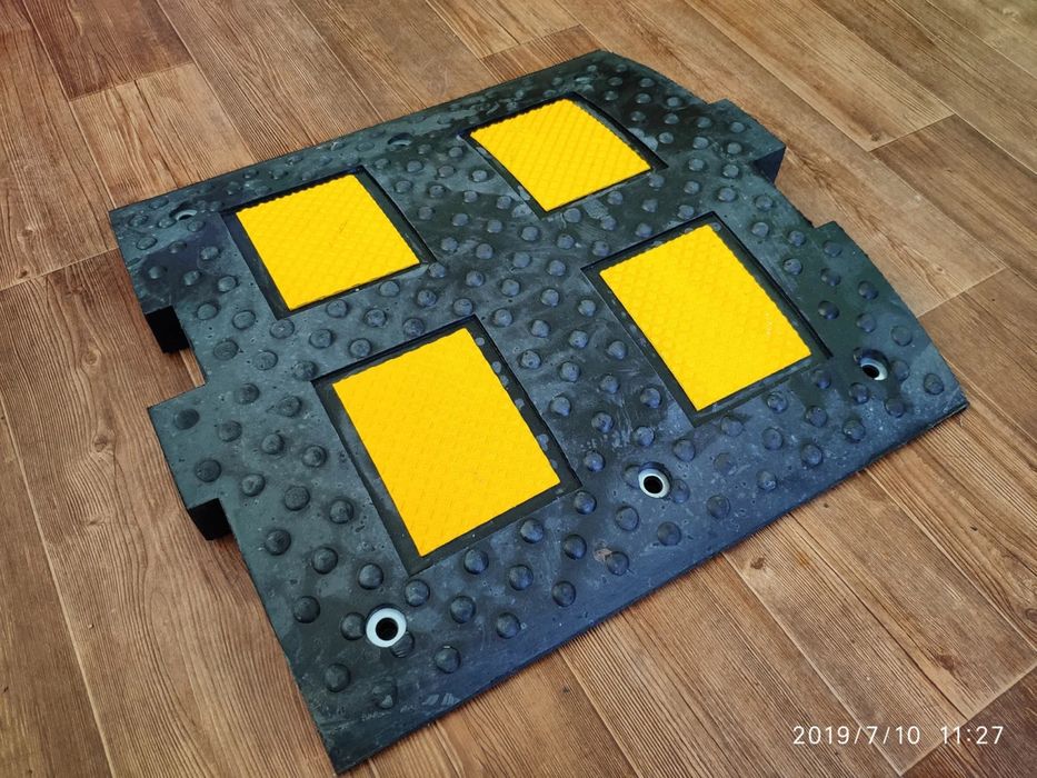 Лежачий полицейский