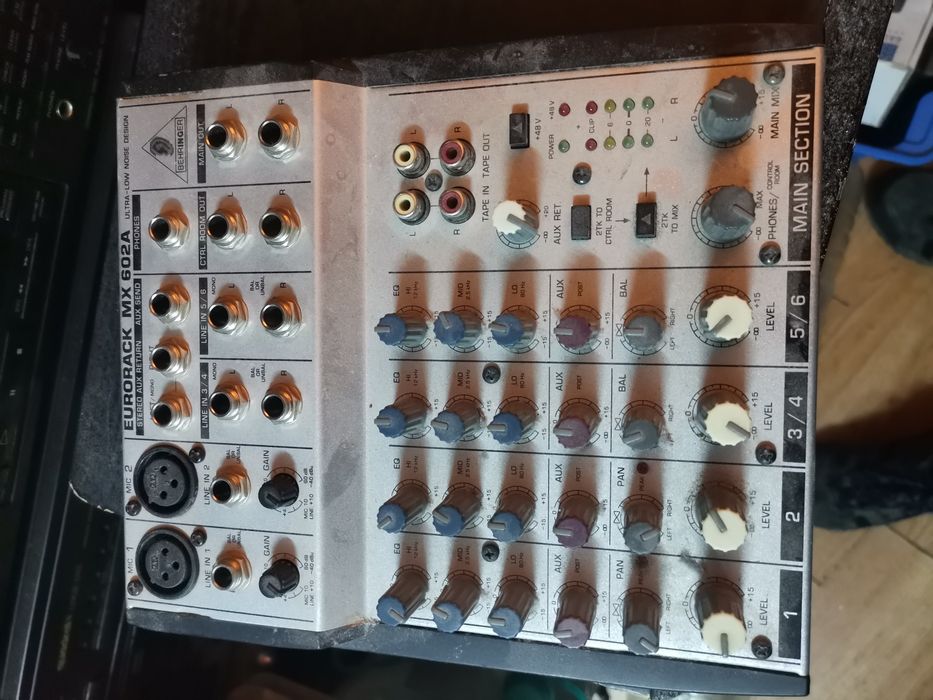 Behringer  pt piese sau restaurare