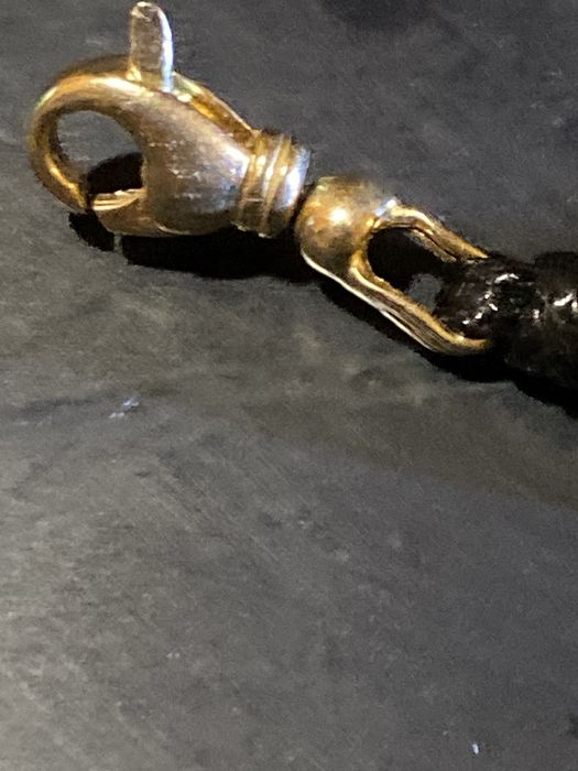 Златна гривна с естествени диаманти