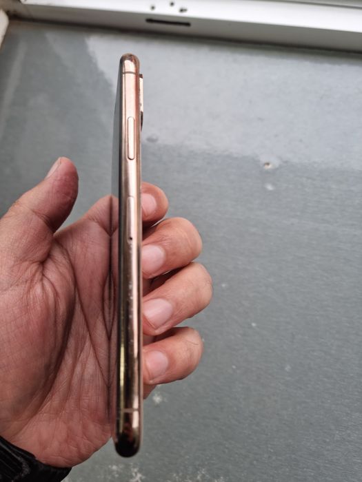iPhone XS (Gold) Qoldan Tushgan iCloud Bor Ekran Ishlaydi Sotiladi.