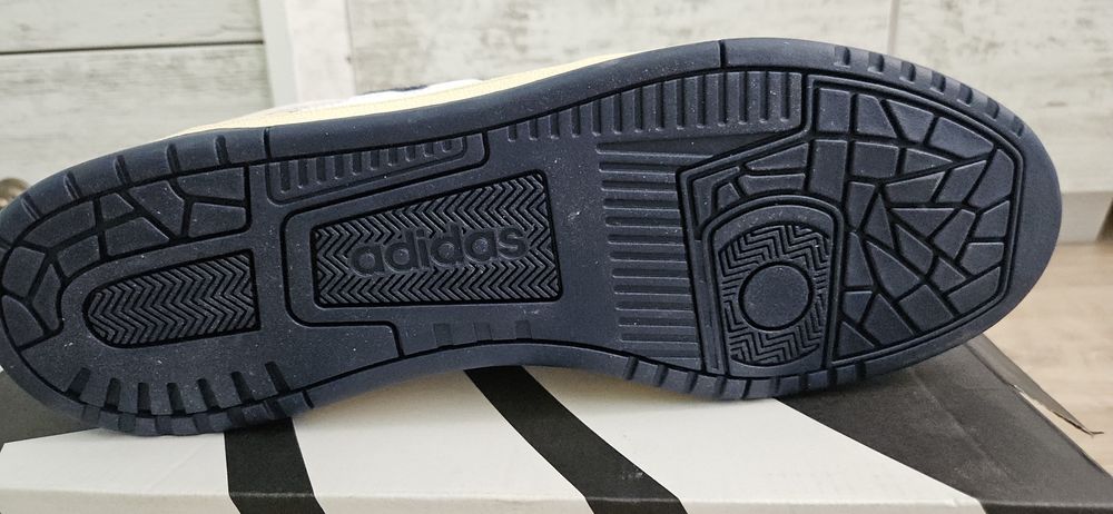 Оригинални кецове adidas