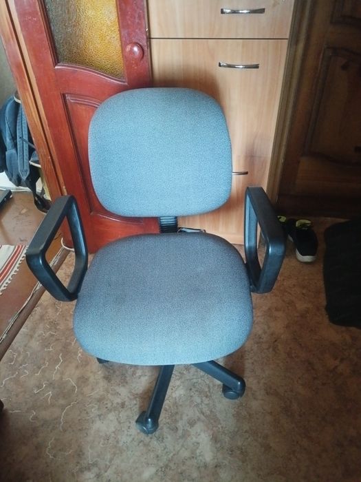 Продам Кресло офисное