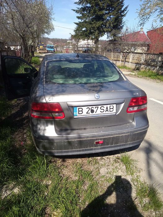 Auto Saab 9-3 an 2003 gri