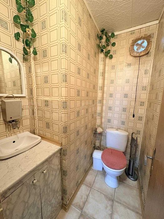 Тристаен тухлен апартамент в жк. Христо Ботев