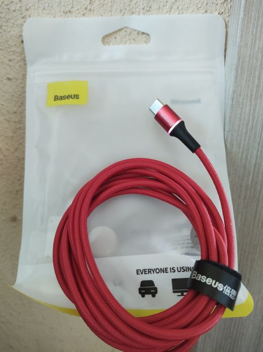 Светещ LED, устойчив кабел черен цвят  за зареждане и синхронизиране д