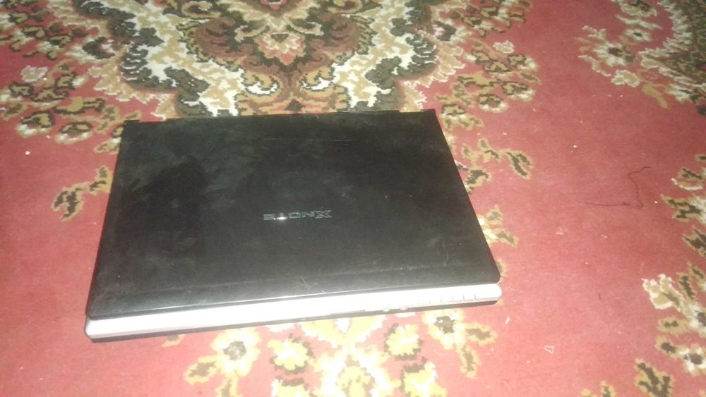 Xnote LG E300 noutbuk sotiladi