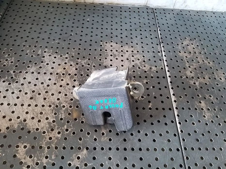 Broasca haion vw passat b6 3c break 3c9827645a