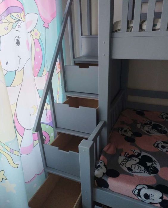 Детская кровать с матрасами