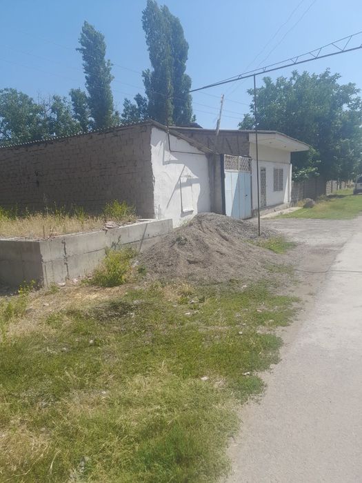 Уй сотилади 3.5 сотих Йер сотилади 4 сотих