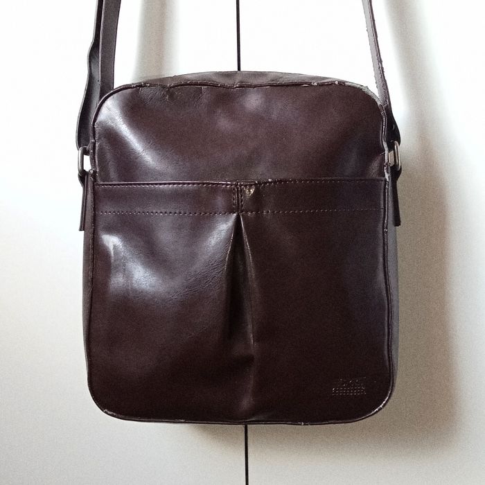 продам сумку через плечо