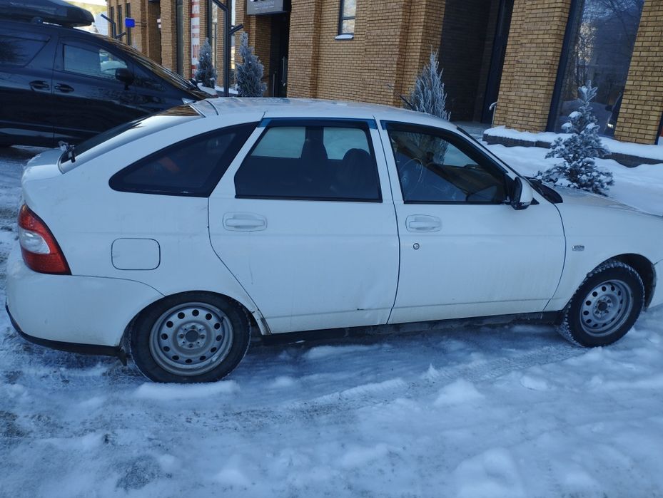 Продам приору хэтчбек