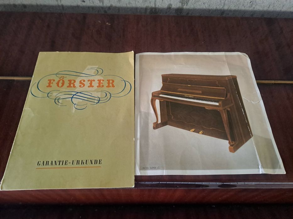 Пияно August Forster 1970 г. Model Super