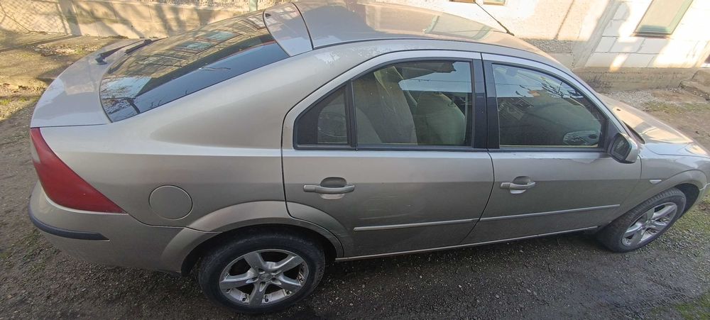 Vand ford mondeo 1.8 benzina