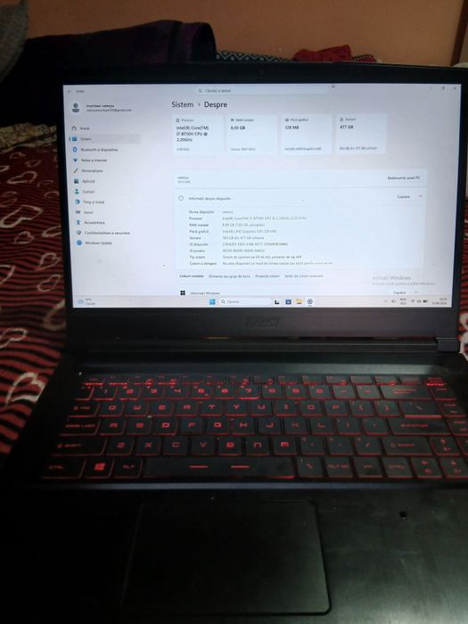 Vand leptop msi nici un defect merge perfect bateria tiene maxim o zi  jocurile le duce destul de bine  este doar de gaming maus la fel