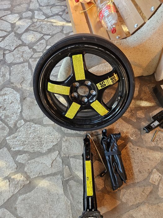 Резервна гума патерица зя Audi Q5  195 75 18 с крик и ключ
