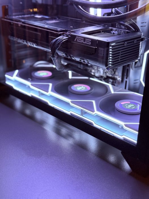 Vand / schimb 3 ventilatoare lian li UNI FAN TL LCD 120 lcd pc gaming