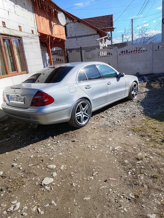 Vând Mercedes Benz e class