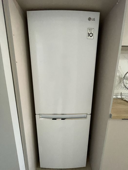 Холодильник в хорошем состтояний