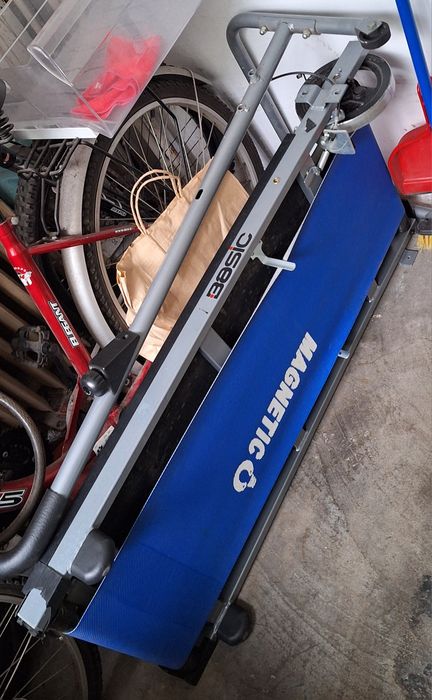 Banda de mers/alergat mecanica
Banda de mers/alergare mecanica TECHFIT