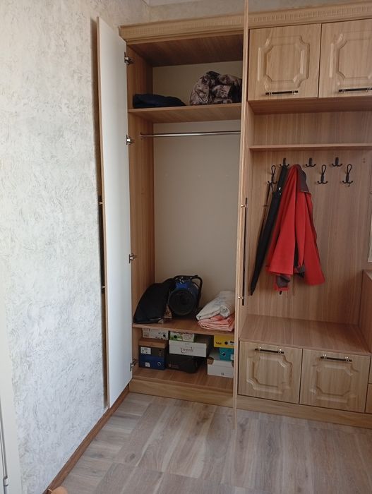 Шкаф для прихожей б/у