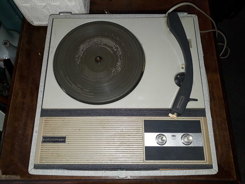 Picup defect Kosmophon boxa încorporată