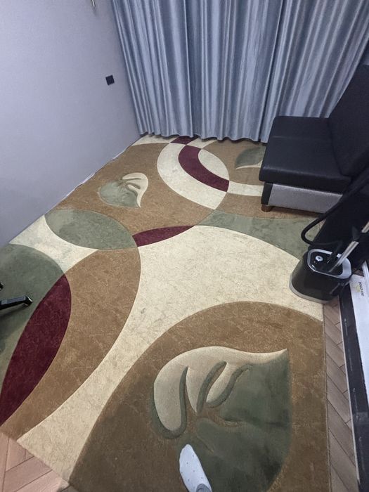 Продам ковер в отличном состоянии плотный хороший