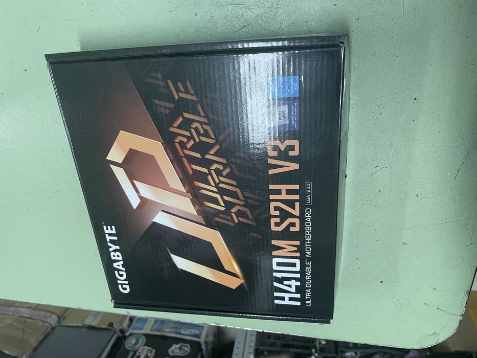 Материнская плата с процессором