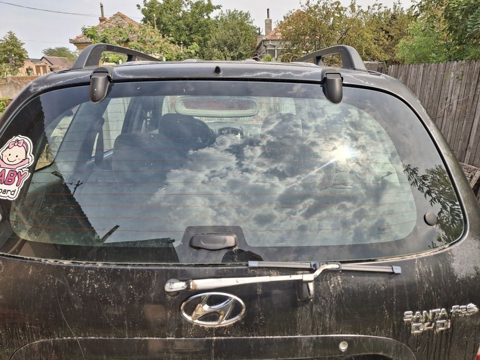 Vând pentru dezmebrari hyundai santa fe 1 2004 motor dizel 2l