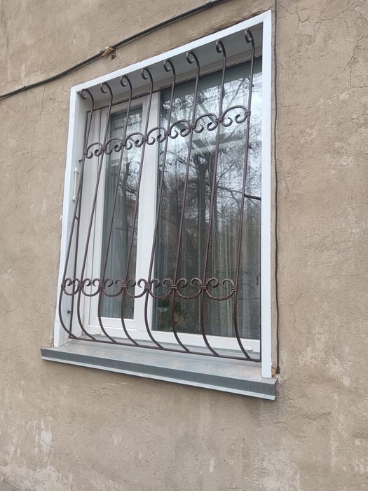 Решетки на окна, козырьки!