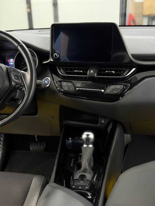 Toyota C-HR - An 2022 - Motor 1.8 Hybrid - Garantie Toyota