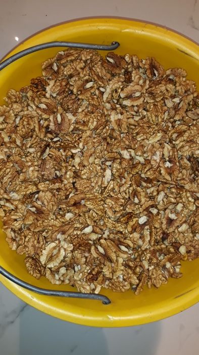 Miez de Nuca proaspat  desfacut 45 ei kg.