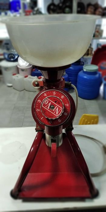 Професионална Кафемелачка NIVO (Николай Войнов) 750W, 1400 об./мин