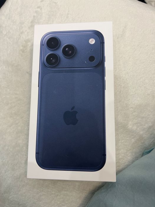 Iphone 17 Pro  запечатанный синий цвет