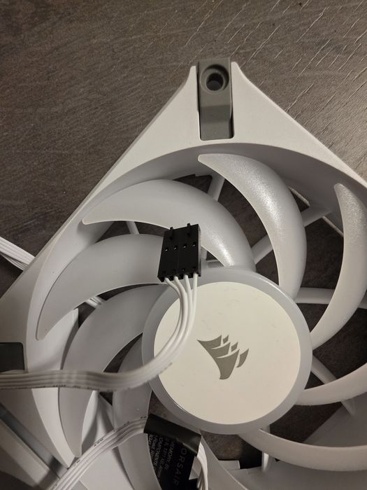 Ventilatoare PC calculator Corsair icue rgb af120 elite